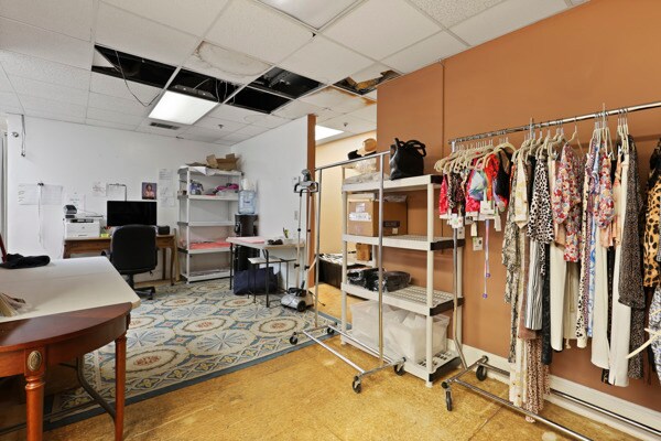 More Photos Of 317 W Broughton St, Savannah Storefront Retail Office For Lease