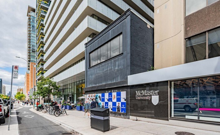 More Photos Of 192 Bloor St W, Toronto Storefront Retail Office For Lease