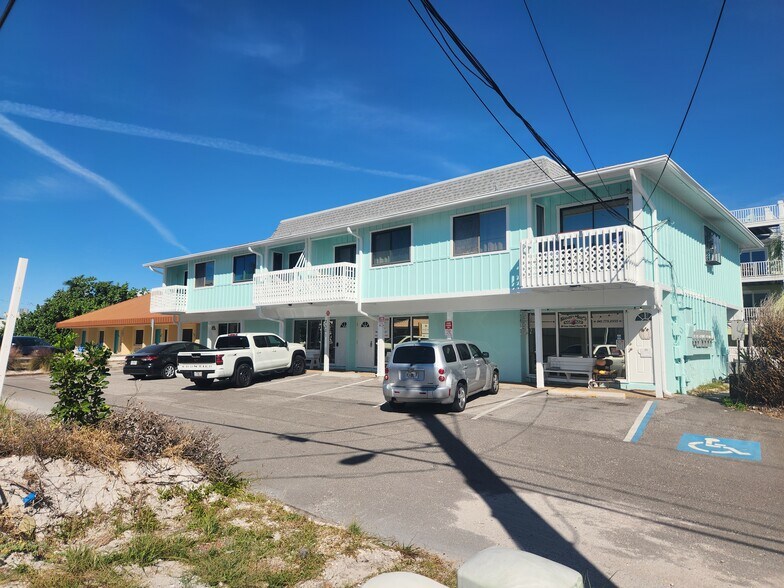 More Photos Of 2501 Gulf Dr N, Bradenton Beach, Bradenton Beach Storefront Retail Residential For Sale