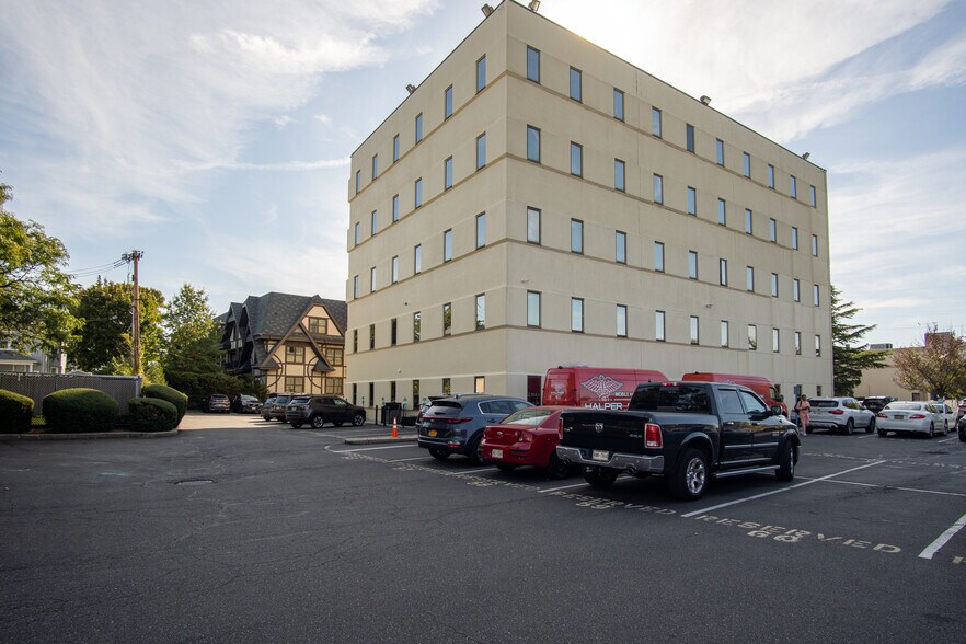 More Photos Of 55 Maple Ave, Rockville Centre Medical For Lease