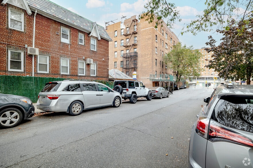 More Photos Of 98120 Queens Blvd, Rego Park Apartments For Sale