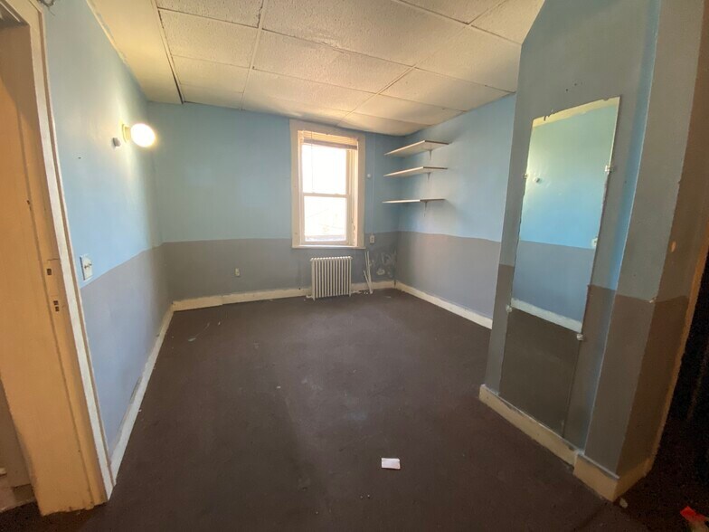 More Photos Of 14 W Michigan Ave, Ypsilanti Storefront For Lease