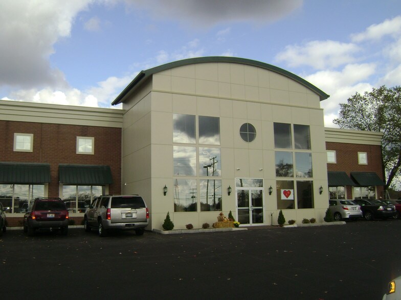 More Photos Of 32875 Solon Rd, Solon Medical For Lease