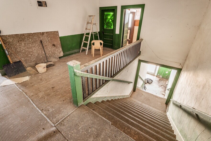 More Photos Of 611-613 W Chickasha Ave, Chickasha Storefront Retail Office For Lease