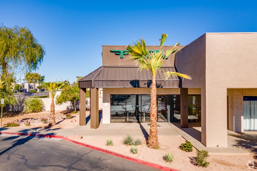 More Photos Of 1555 S Gilbert Rd, Mesa Storefront Retail Office For Lease
