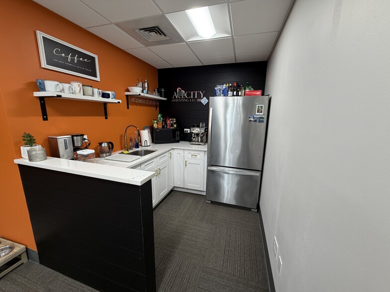 More Photos Of 99 E 86th Ave, Merrillville Medical For Lease