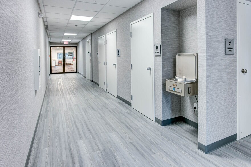 More Photos Of 150 Chambersbridge Rd, Brick Medical For Lease