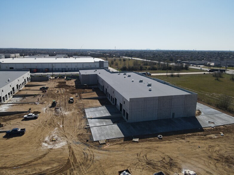More Photos Of 4219 Clay Commerce Dr, Katy Warehouse For Lease
