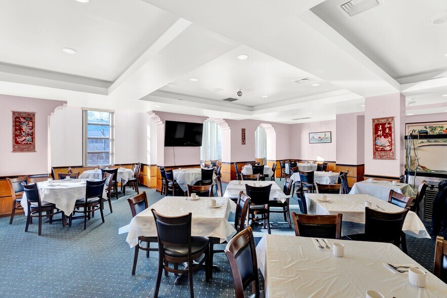 More Photos Of 1322 Paterson Plank Rd, Secaucus Restaurant For Sale