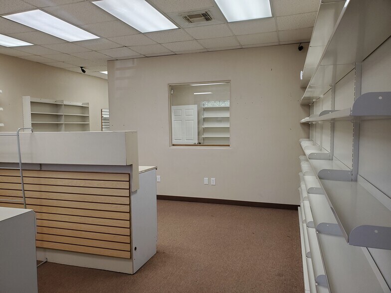 More Photos Of 405 E Parkwood Ave, Friendswood Office For Lease