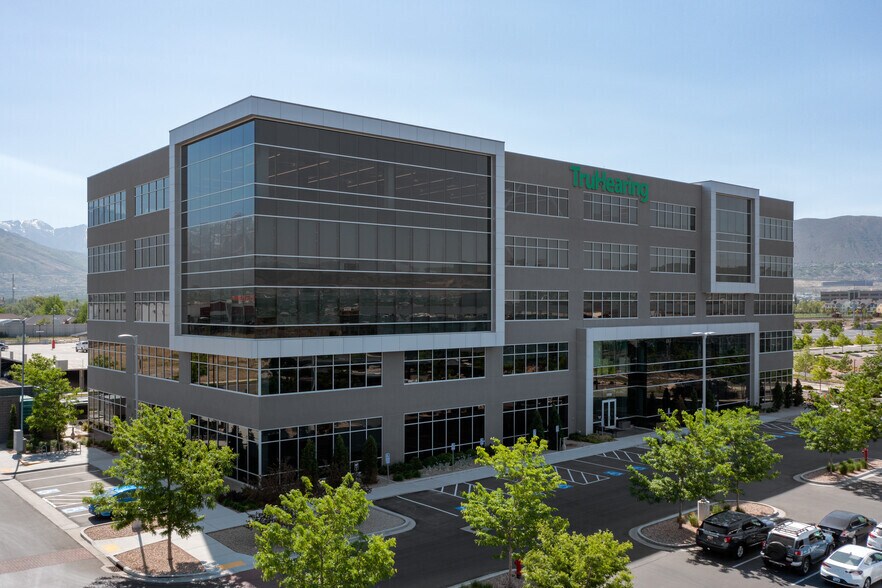 More Photos Of 12936 S Frontrunner Blvd, Draper Office For Lease