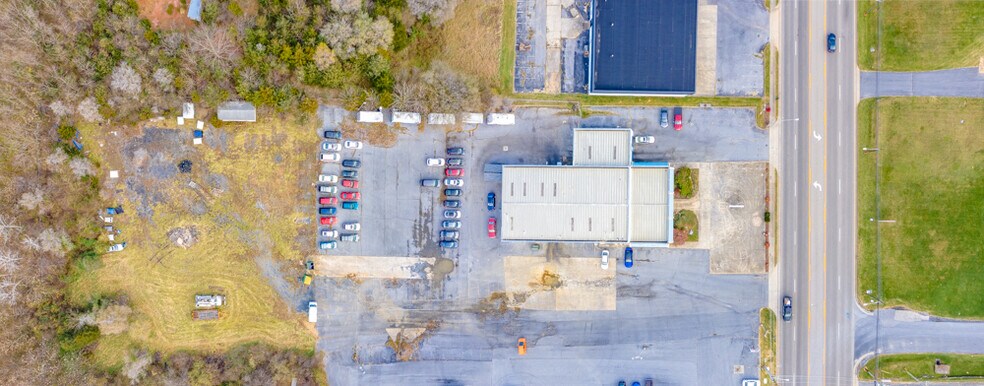 More Photos Of 2675 S Main St, Harrisonburg Auto Dealership For Lease