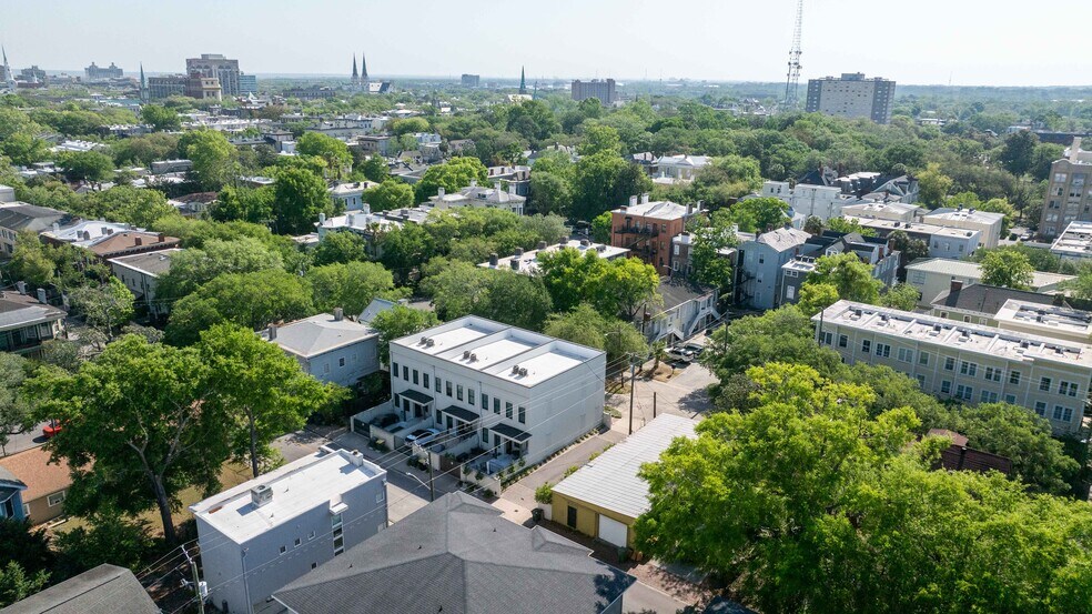 More Photos Of 711 Tattnall st, Savannah Light Distribution For Sale