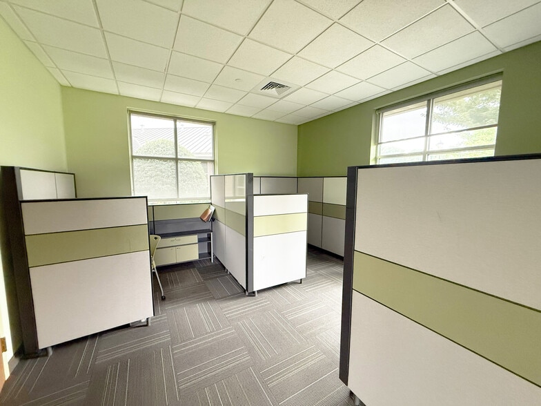 More Photos Of 1393 Carrollton Crossing Dr, Kernersville Medical For Lease