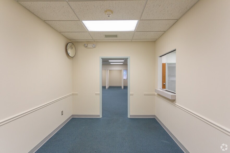 More Photos Of 2 Colgate Dr, Forest Hill Medical For Lease