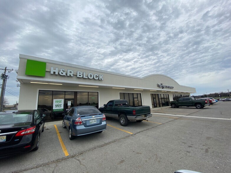 More Photos Of 92 Bible Crossing Rd, Decherd Storefront Retail Office For Lease