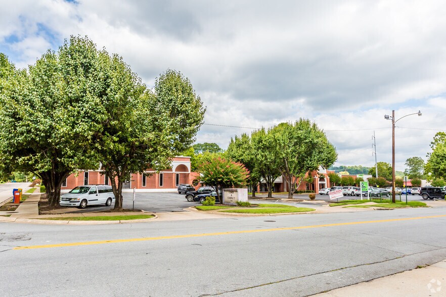 More Photos Of 3414-3426 Old Cantrell Rd, Little Rock Office For Lease