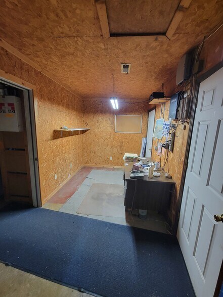 More Photos Of 1110 Hawkins Ave, Sanford Light Manufacturing For Sale