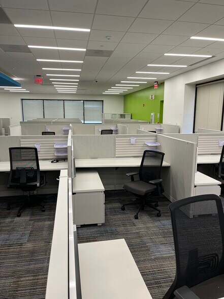 More Photos Of 5620 University Pky, Winston-Salem Unknown For Lease