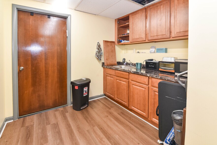 More Photos Of 3809 Clarks Ln, Baltimore Apartments For Sale