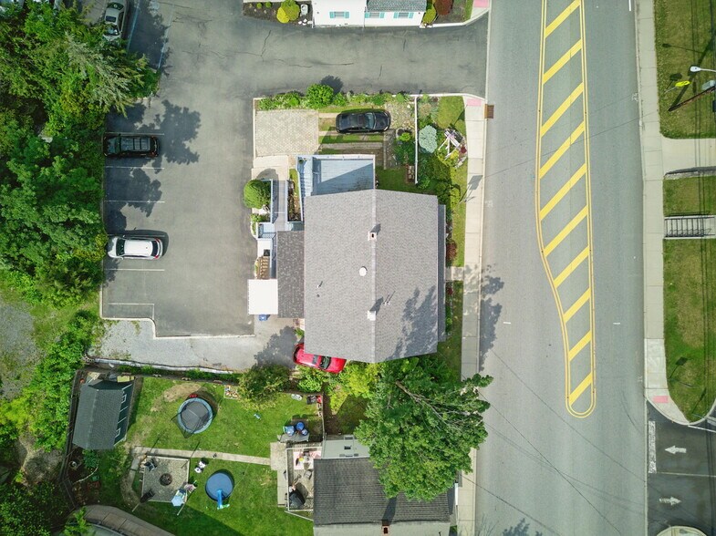 More Photos Of 11 Vernon Ave, Hamburg Medical For Lease