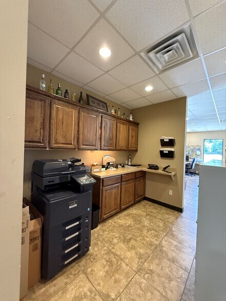 More Photos Of 1504 Nederland Ave, Nederland Storefront Retail Office For Sale