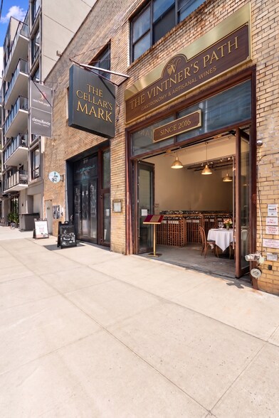 More Photos Of 211 N 11th St, Brooklyn Storefront Retail Office For Lease