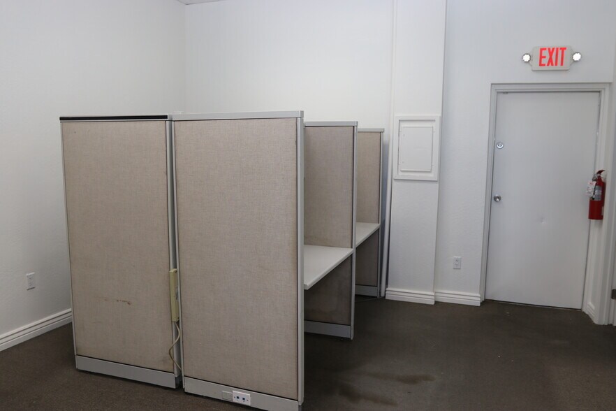 More Photos Of 4830 E Main St, Mesa General Retail For Lease