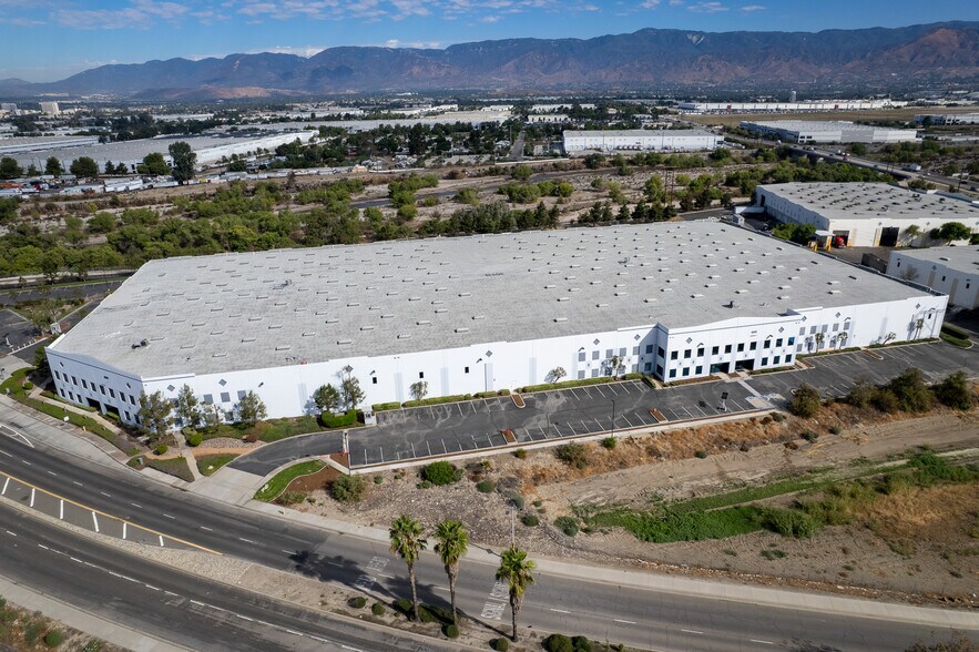 More Photos Of 1050 E Orange Show Rd, San Bernardino Warehouse For Lease