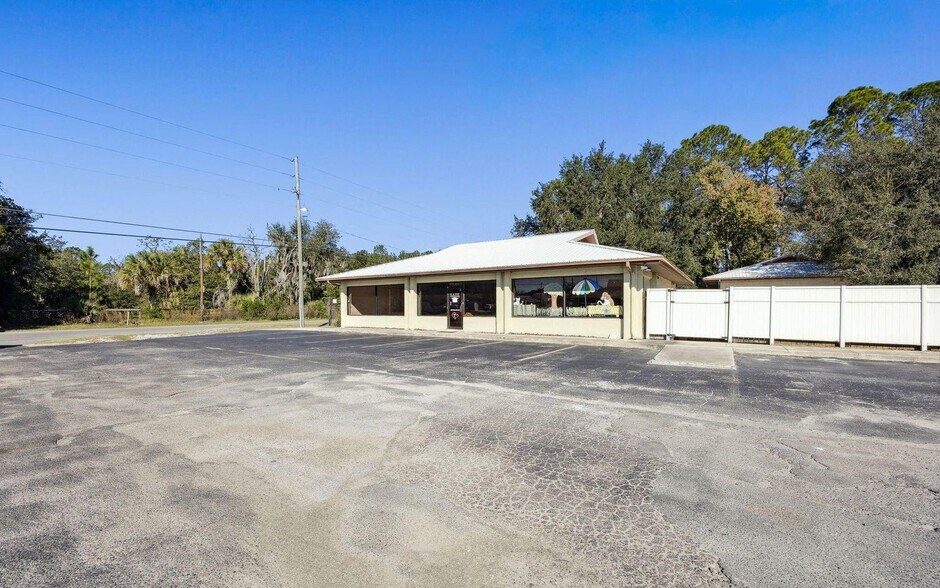 More Photos Of 819 S Moody Rd, Palatka Freestanding For Sale