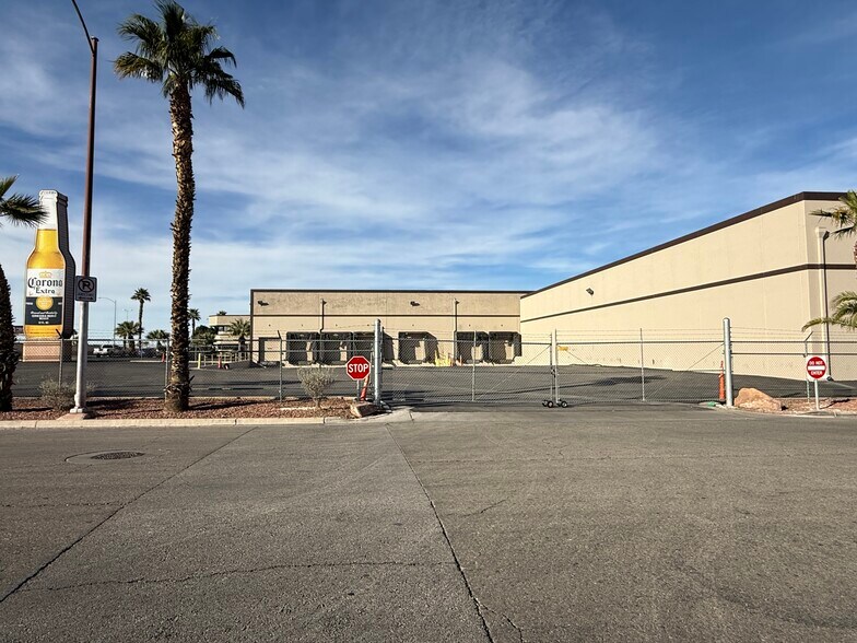 More Photos Of 6333 Ensworth St, Las Vegas Warehouse For Lease