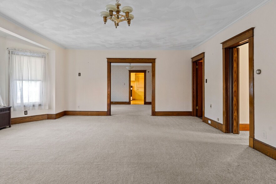 More Photos Of 150 Main St, Johnson City Medical For Sale