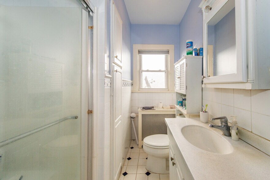 More Photos Of 209 S Maple Ave, Ridgewood Auto Repair For Sale