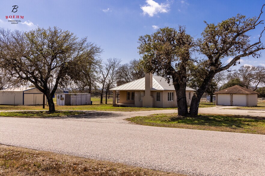 More Photos Of 601 Peterson Farm Rd, Kerrville Land For Sale