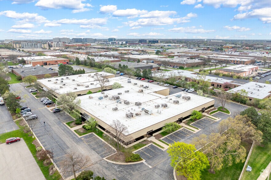 More Photos Of 2505 S Finley Rd, Lombard Office For Sale