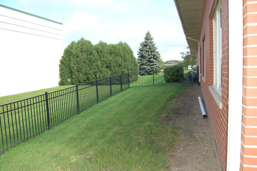 More Photos Of 3691 Darlene Ct, Aurora Office For Lease