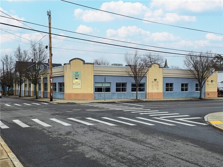 More Photos Of 210 West Ave, Pawtucket Office For Sale