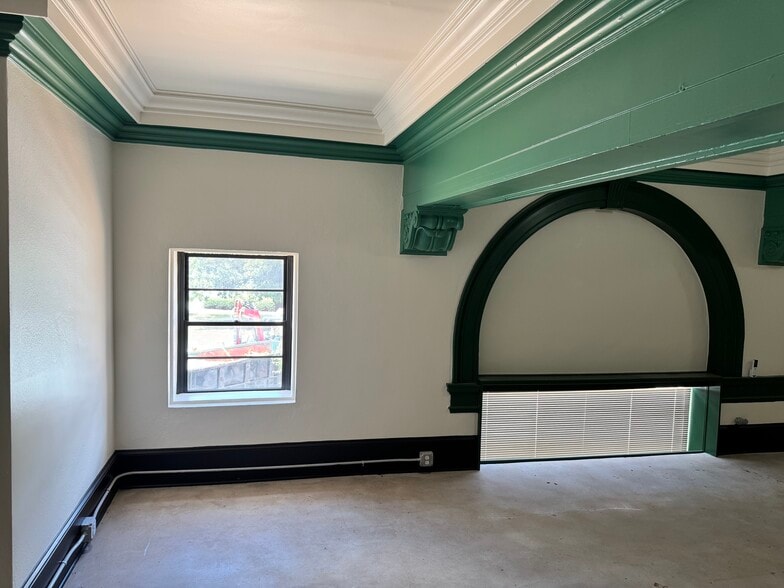 More Photos Of 545 N McDonough St, Decatur Storefront Retail Office For Lease