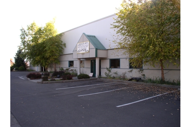 Primary Photo Of 5885 Crater Lake Hwy, Central Point Warehouse For Lease