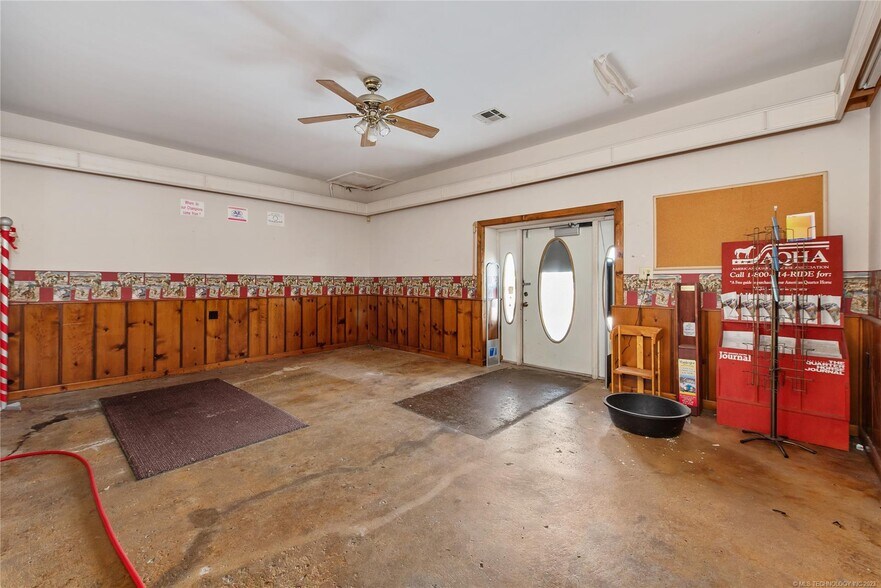 More Photos Of 1509 N Main St, Muskogee Freestanding For Sale