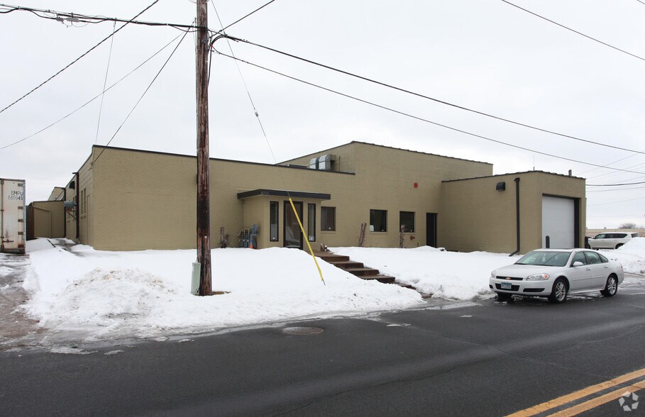 More Photos Of 3715 50th Ave, Minneapolis Manufacturing For Lease