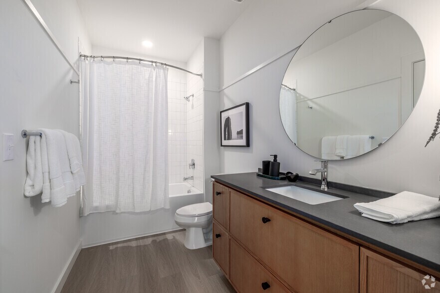 More Photos Of 300 E 36th St, Charlotte Apartments For Lease