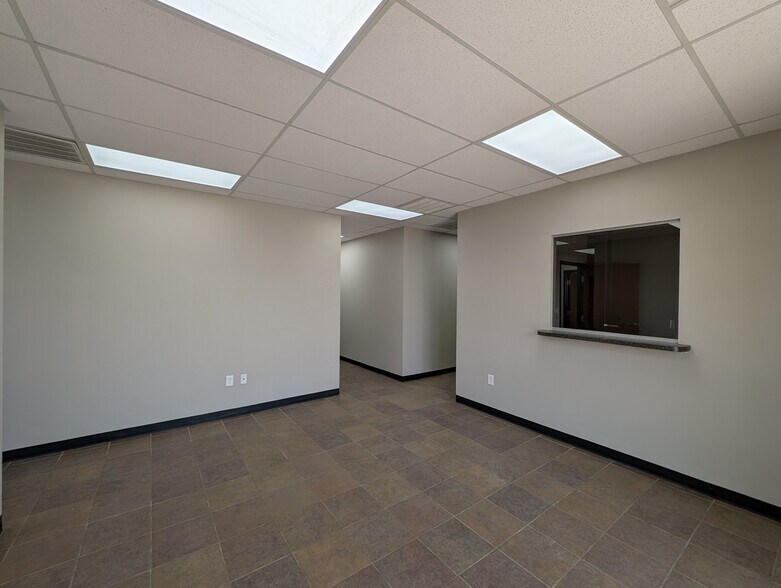 More Photos Of 2807 S County Road 1242, Midland Warehouse For Lease