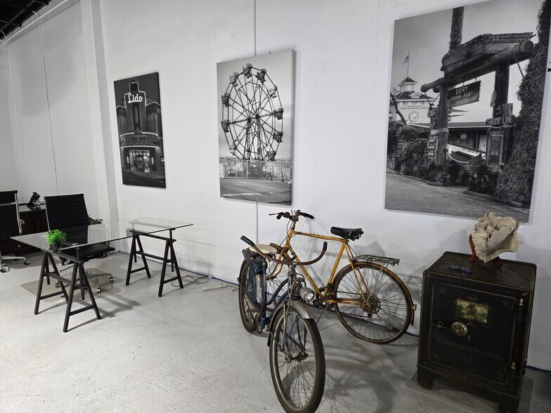 More Photos Of 1922 Placentia Ave, Costa Mesa Light Manufacturing For Lease