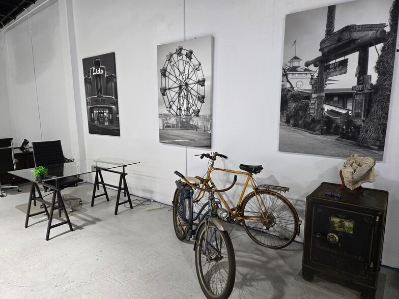 More Photos Of 1922 Placentia Ave, Costa Mesa Light Manufacturing For Lease
