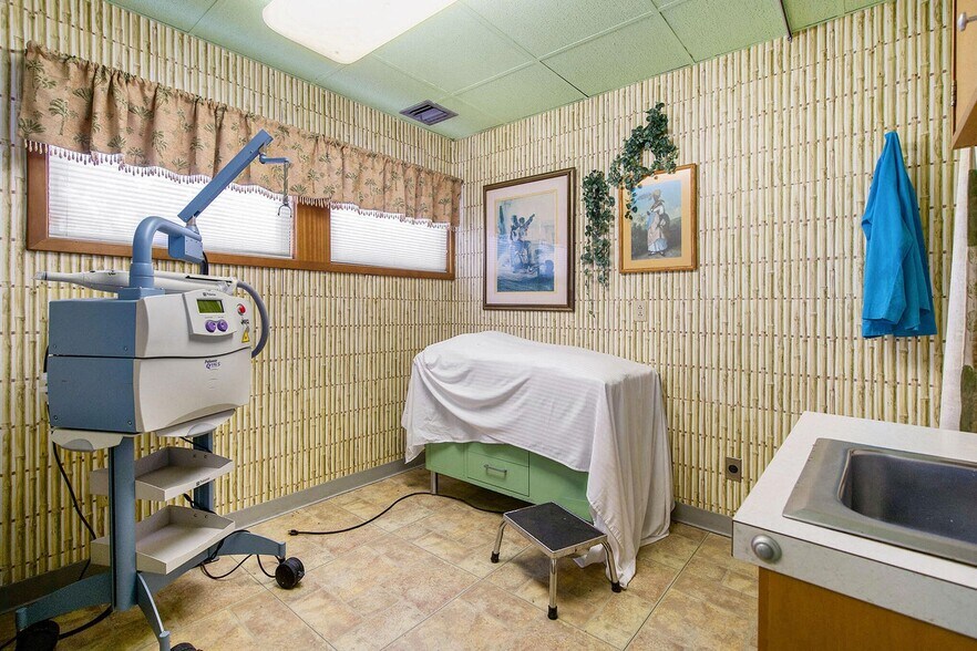 More Photos Of 1514 4th St, Jackson Healthcare For Sale