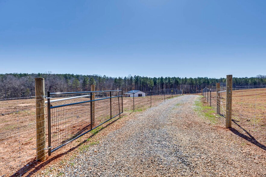 More Photos Of 693 Elledge Road, Ware Shoals Land For Sale