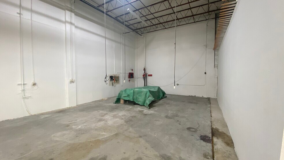 More Photos Of 11020 Argal Ct, El Paso Warehouse For Sale