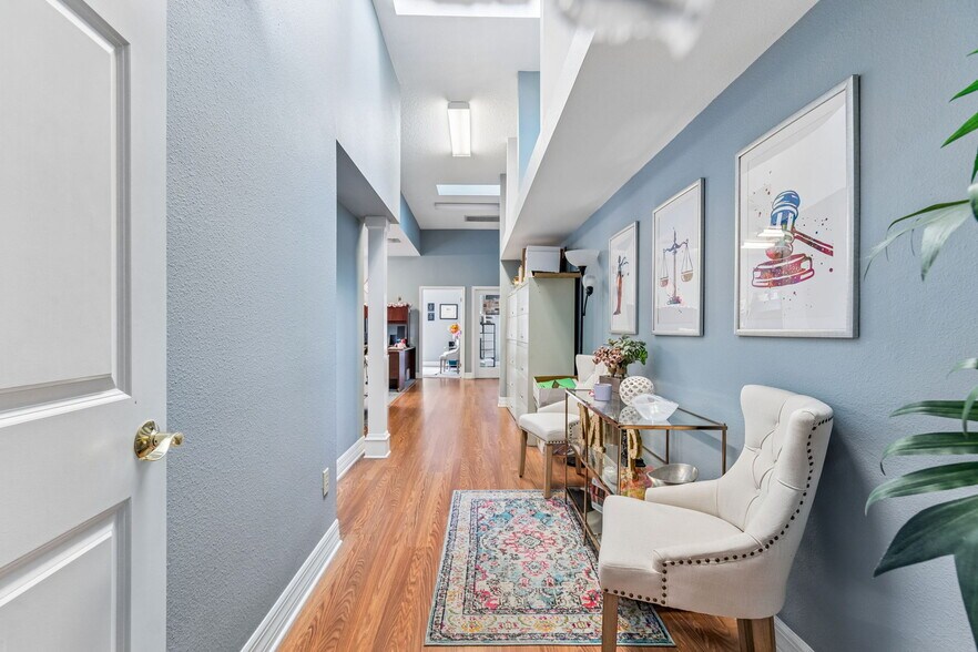More Photos Of 402 E 7th Ave, Tampa Office For Sale