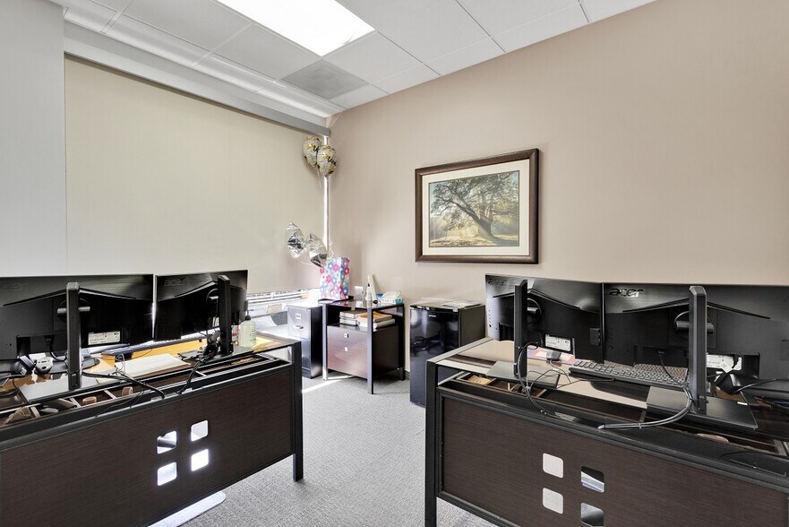 More Photos Of 15095 Amargosa Rd, Victorville Medical For Lease